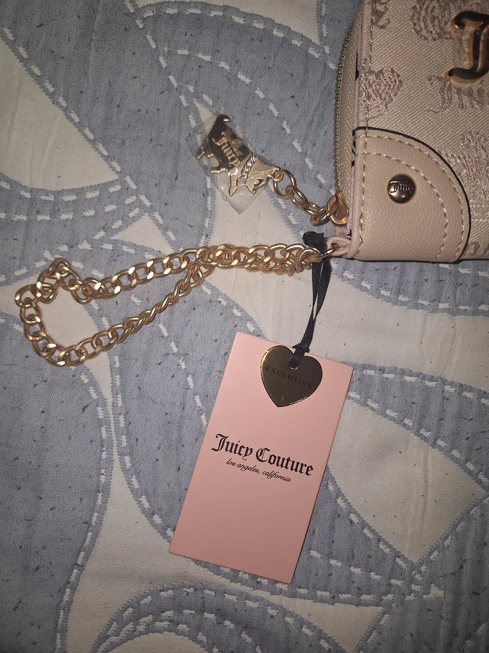 EXCLUSIVE Juicy Couture Beige Pink Logo Zip Wallet with Gold Chain